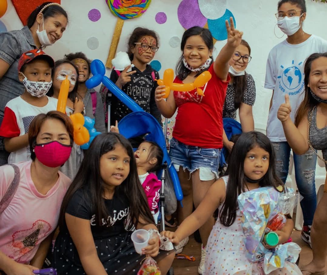 Crianças participando do projeto de cidadania