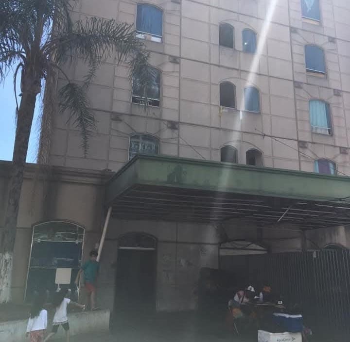 Ocupação Hotel Ibis com famílias haitianas e africanas